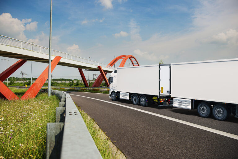 Thermo King kondigt nieuw UT-R-portfolio aan voor toepassingen met montage onder de vrachtwagen en voor autonome opleggers 