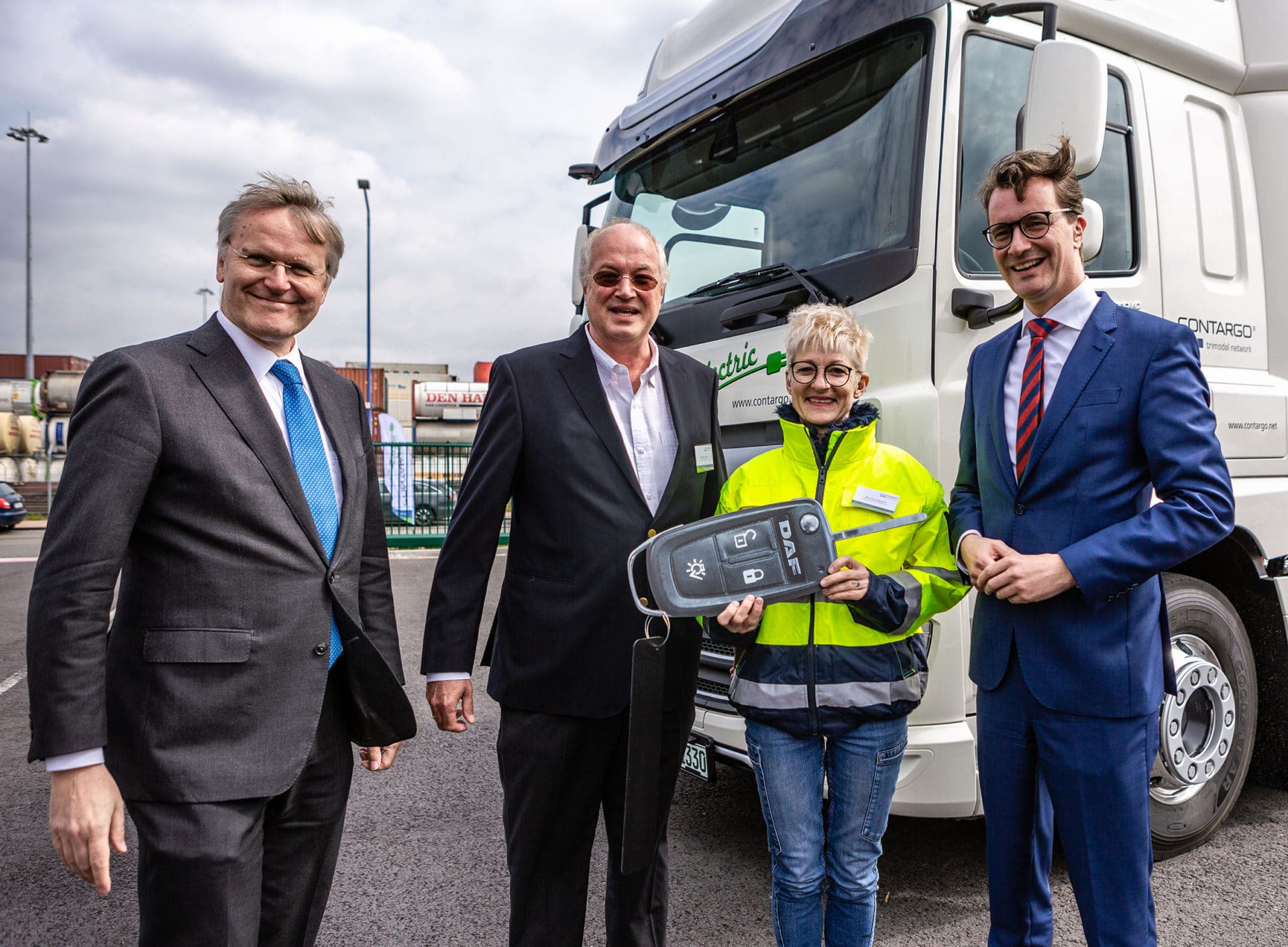 E van EERSTE! Contargo neemt eerste e-truck voor containertransport in gebruik