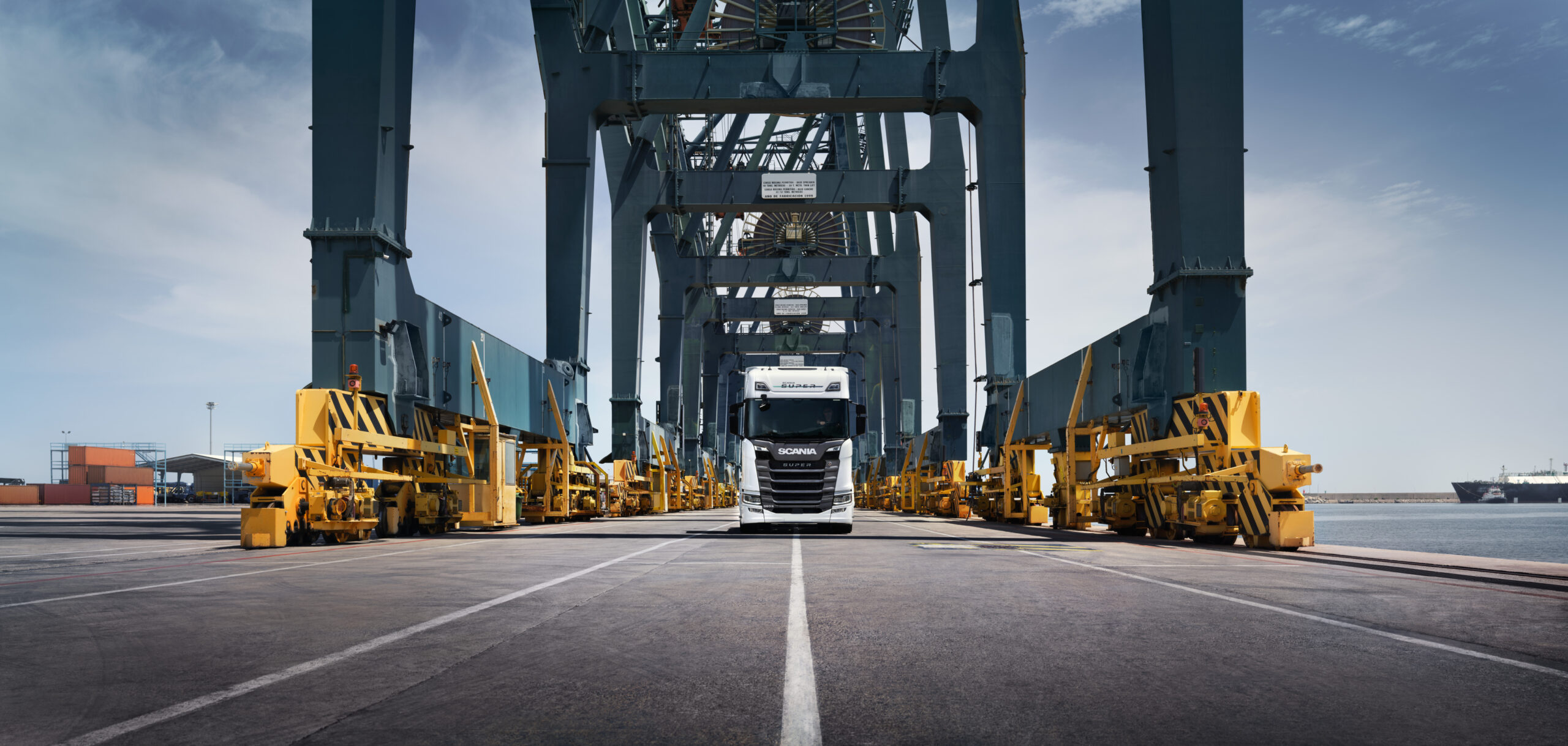 Scania présente une nouvelle chaîne cinématique de 13 litres qui permet des économies de carburant d’au moins 8 %.