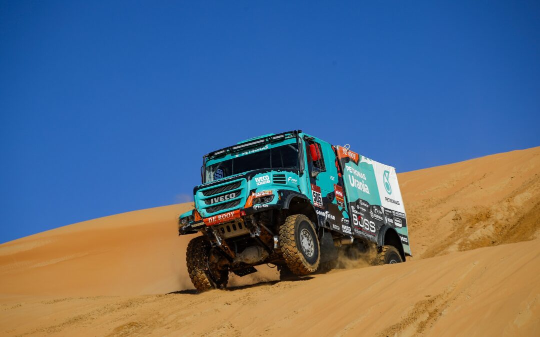 Le Team PETRONAS De Rooy IVECO positionne trois de ses camions dans le Top 5 de la deuxième étape du Rallye Dakar 2019