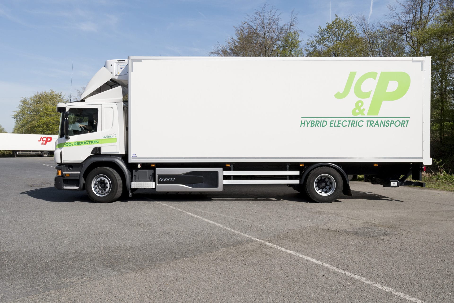 JCP neemt eerste Scania Hybrid in België in gebruik