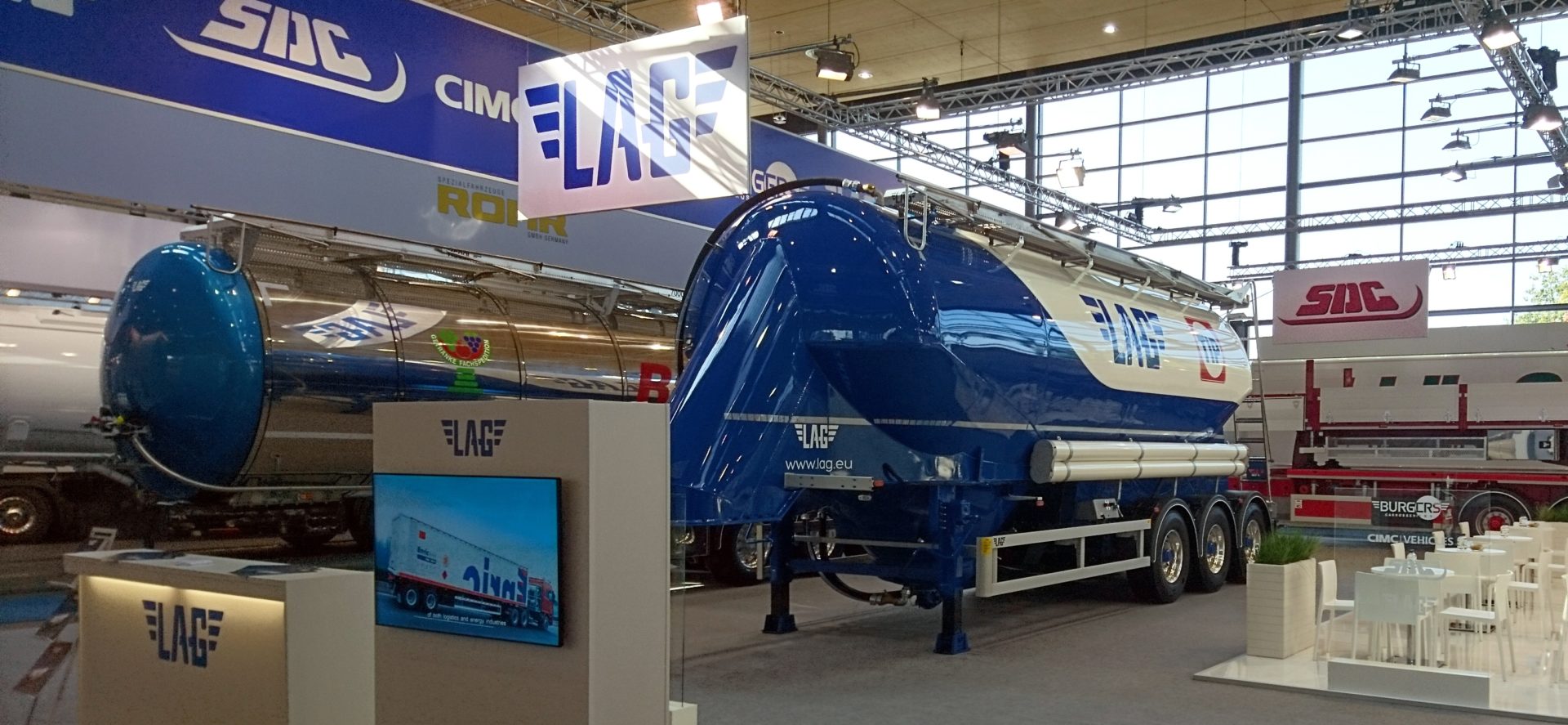 LAG Trailers présente ses citernes pulvérulante plate à pis à l’IAA