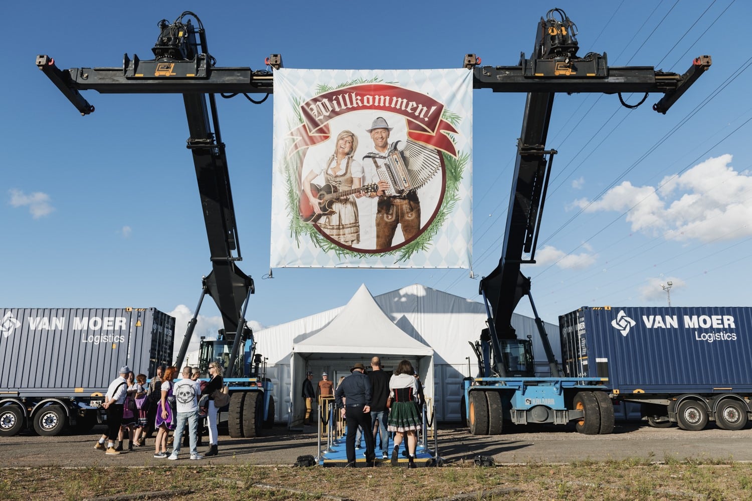 Van Moer Logistics célèbre son 30e anniversaire avec une grande Oktoberfest pour son personnel