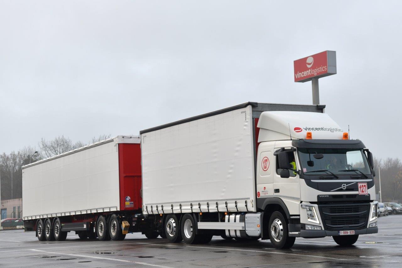 Vincent Logistics commande cinq écocombis supplémentaires chez Volvo Trucks