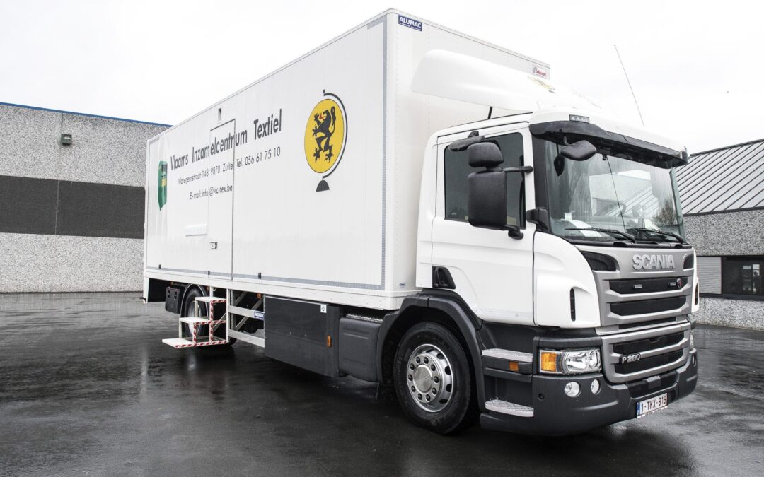 Le Vlaams Inzamelcentrum Textiel collecte de manière durable à l’aide de Scania au gaz naturel