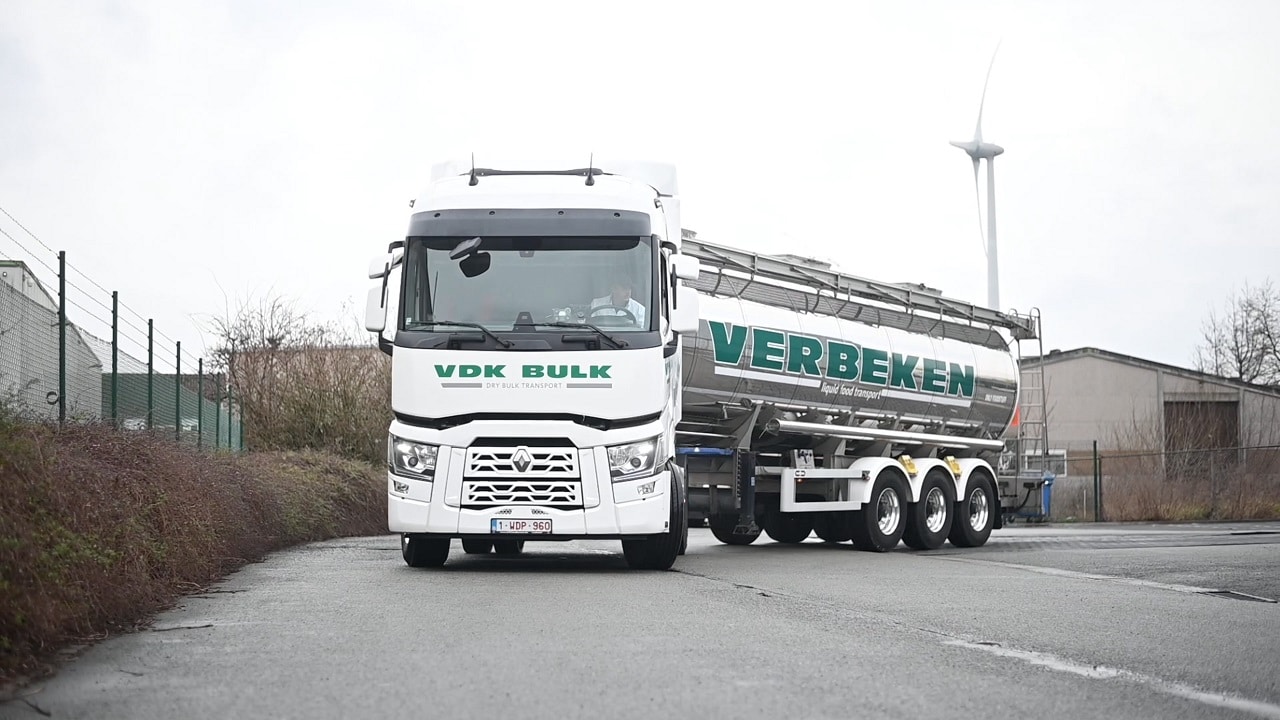Transport De Keyser, spécialiste du transport en vrac et integré dans le groupe de Transport Verbeken, achète des nouveaux véhicules Renault Trucks.