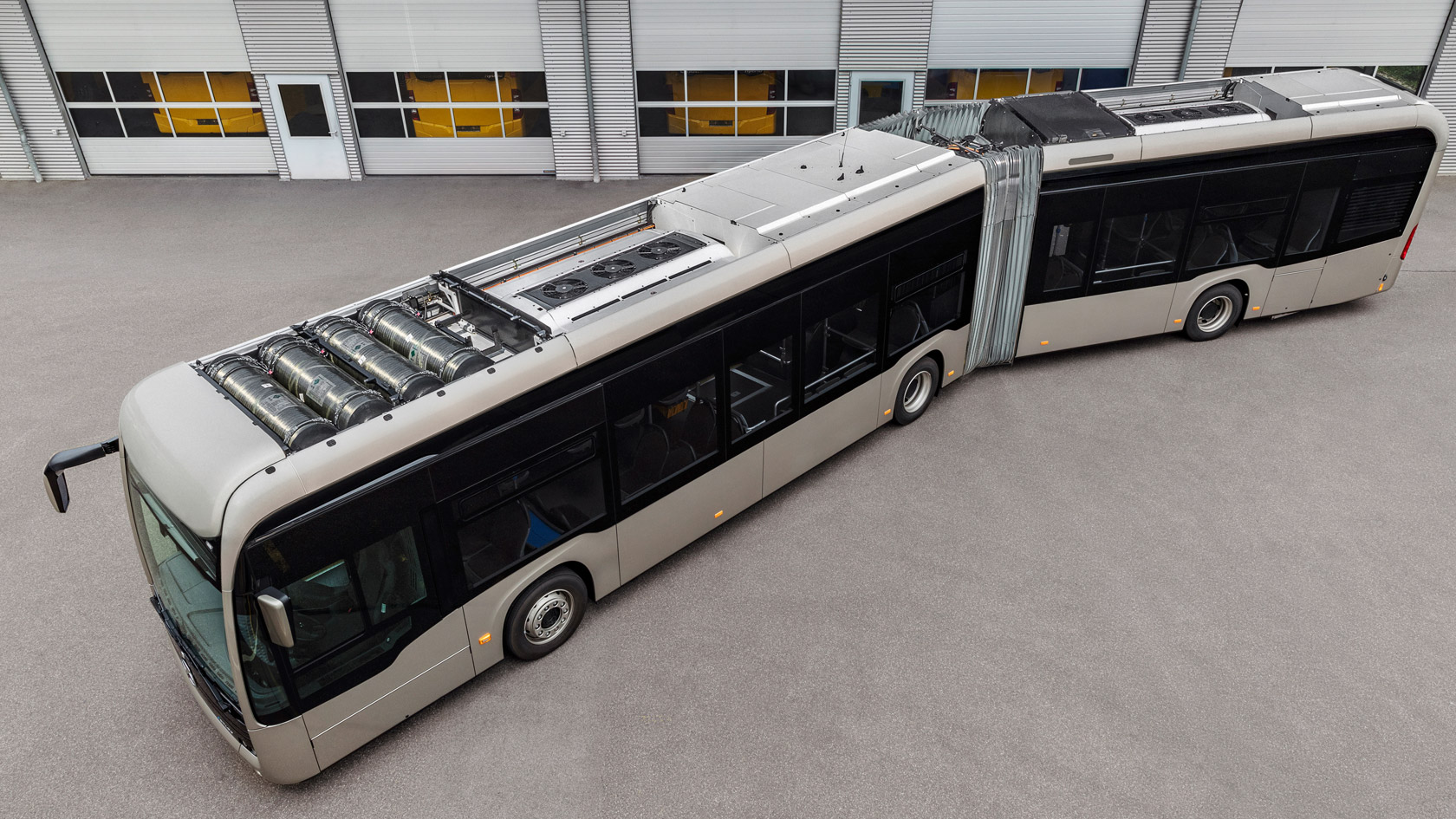 eCitaro Range Extender, nieuwe batterijen, e-mobiliteit bij één leverancier, digitale services – zo vervangt Daimler Buses de verbrandingsmotor in de stadsbus.