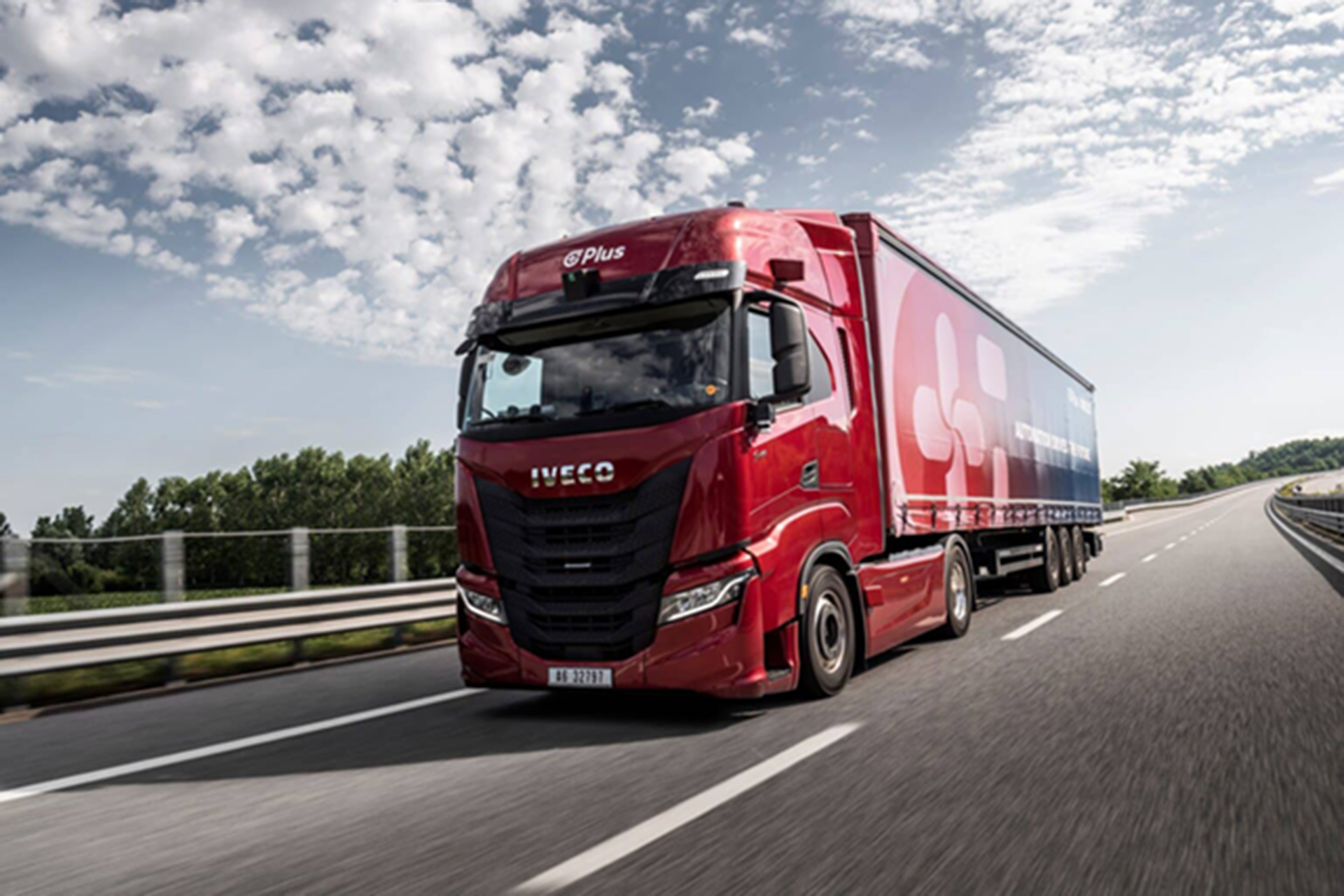 IVECO et Plus commencent les essais sur route publique de leur camion hautement automatisé en Allemagne