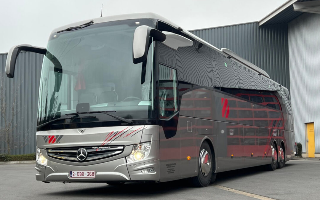 Enorm speciaal: aflevering Mercedes-Benz Tourismo aan Vandekerckhove Autocars.