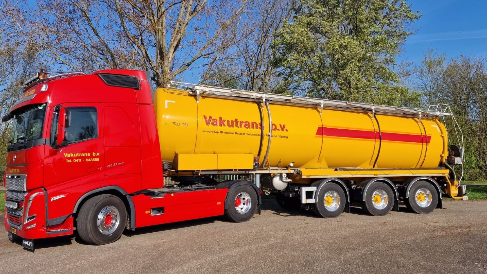 15 D-TEC tanktrailers voor Vakutrans