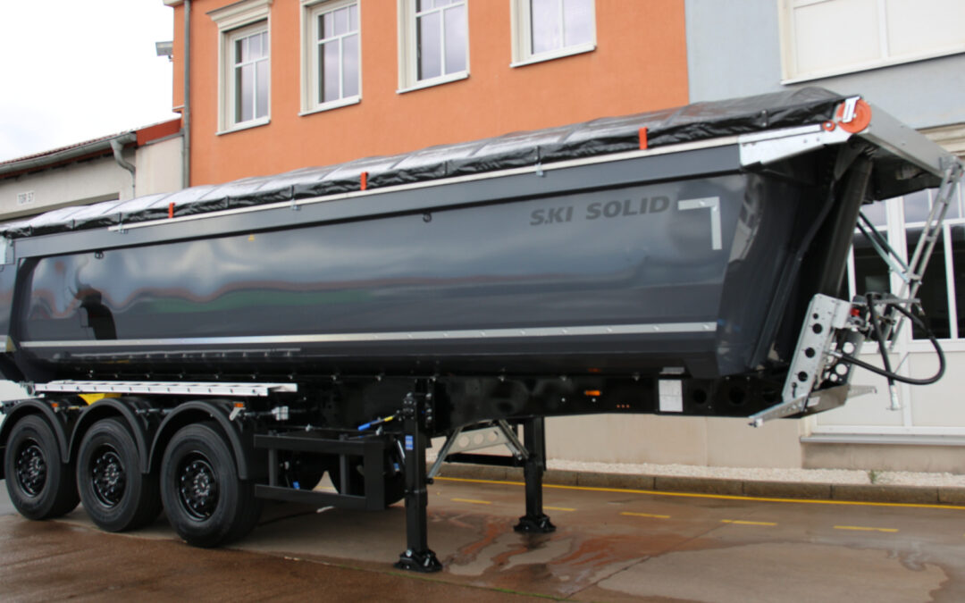 Schmitz Cargobull S.KI kipperoplegger op MATEXPO