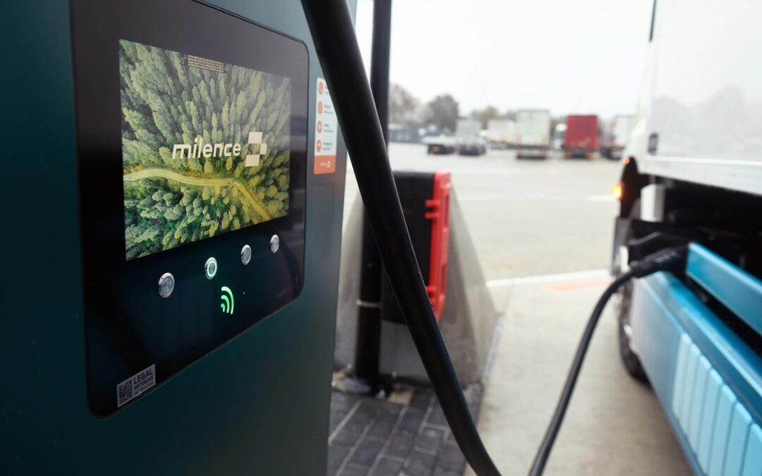 Samenwerking DKV Mobility en Milence voor opladen e-trucks