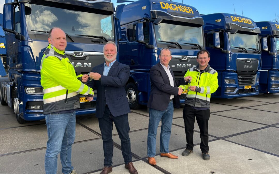 Eerste trucks in Dachser-kleuren voor Müller Fresh Food Logistics