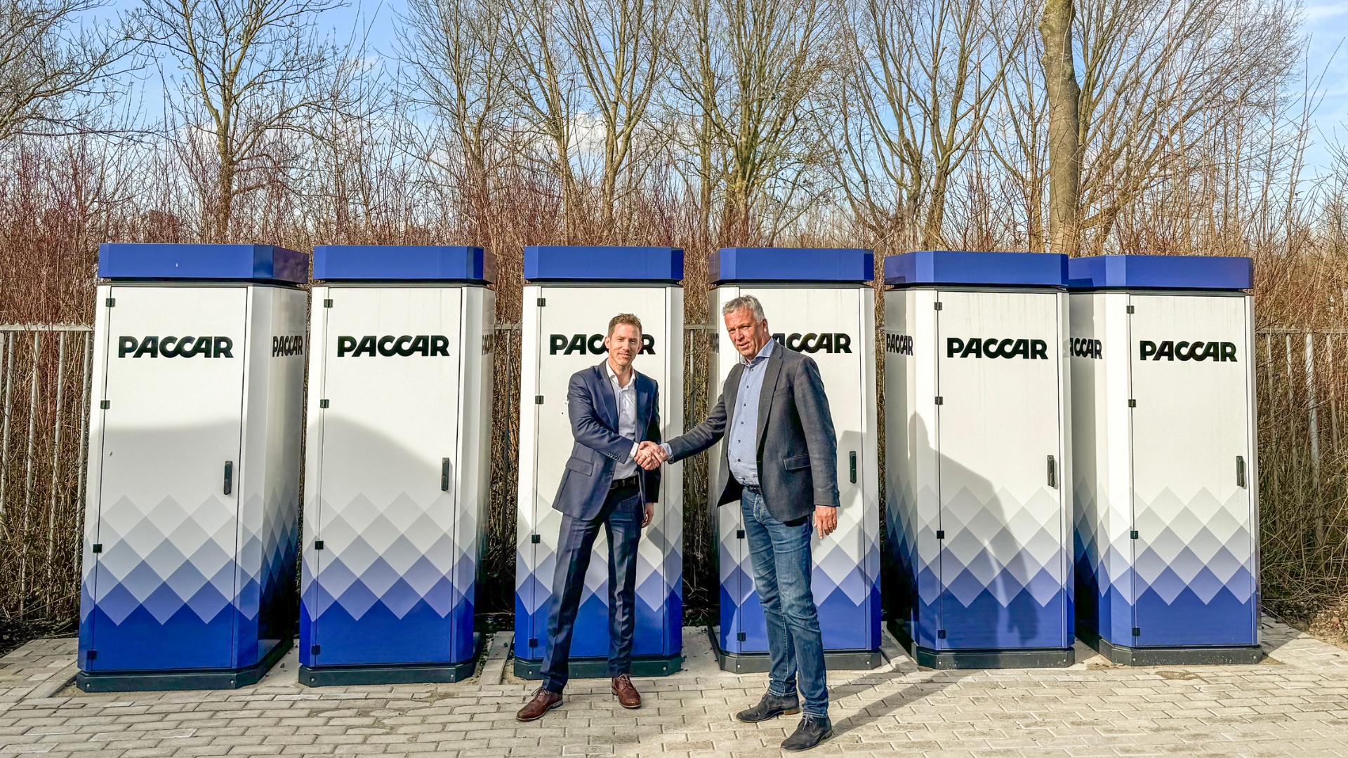 PACCAR Parts installeert eerste lokale energienetwerk bij DAF-dealer in Barendrecht