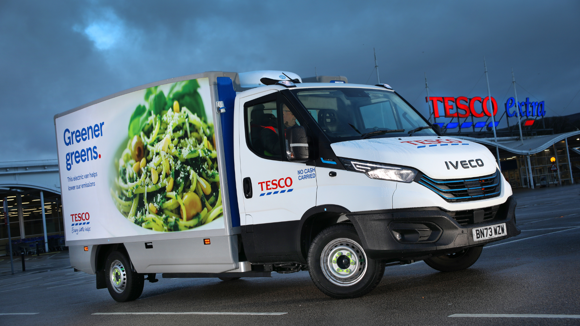 De Engelse supermarkt Tesco breidt hun elektrische thuisbezorgingsvloot uit met 151 IVECO eDaily voertuigen