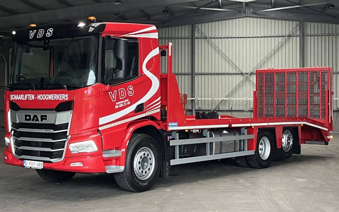 Een DAF XD 410 FAN voor de firma V.D.S.