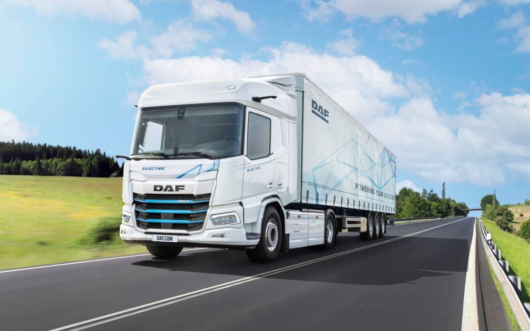 DAF Trucks et TotalEnergies unissent leurs forces pour accélérer la décarbonisation du transport routier
