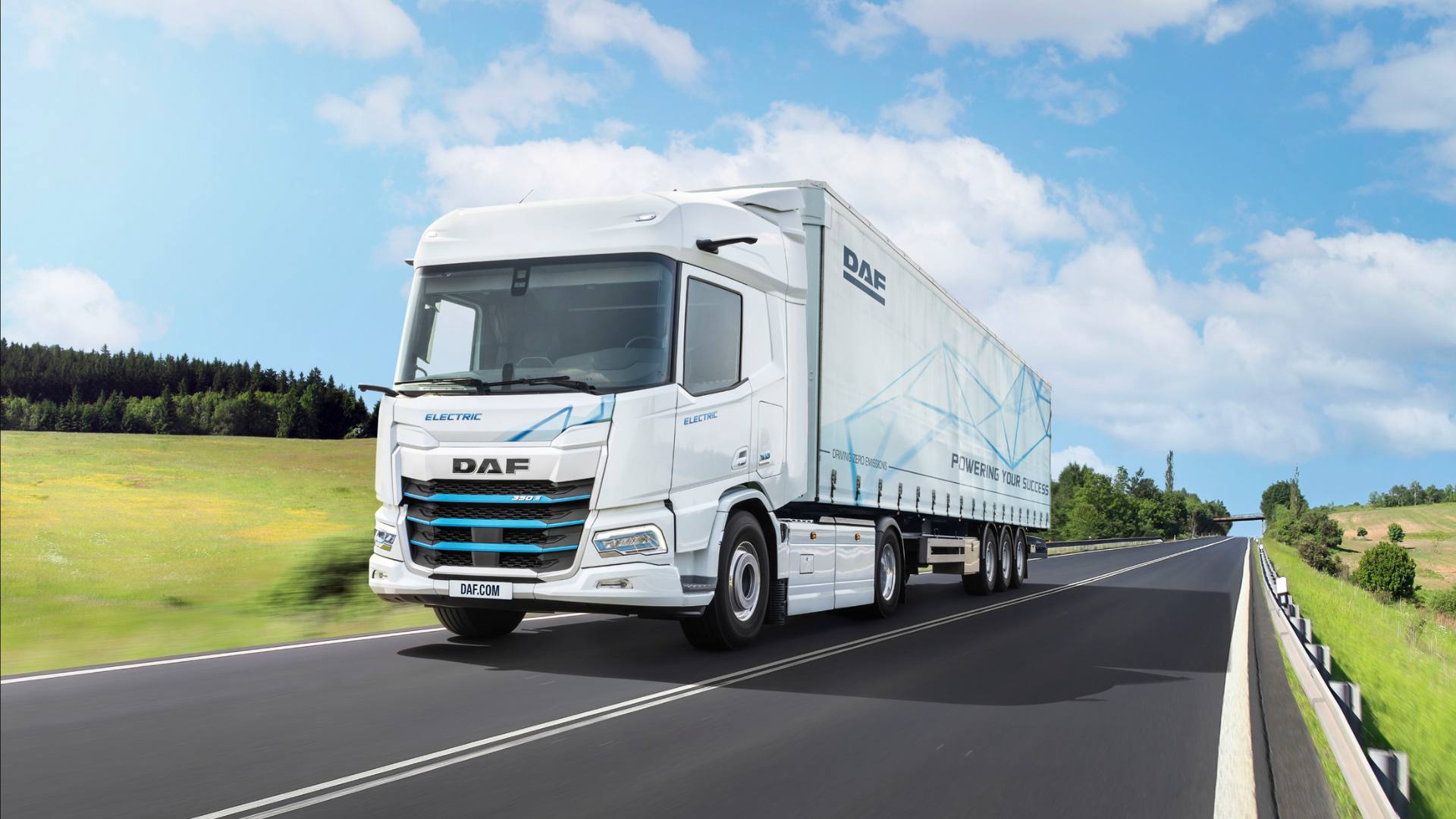DAF Trucks et TotalEnergies unissent leurs forces pour accélérer la décarbonisation du transport routier