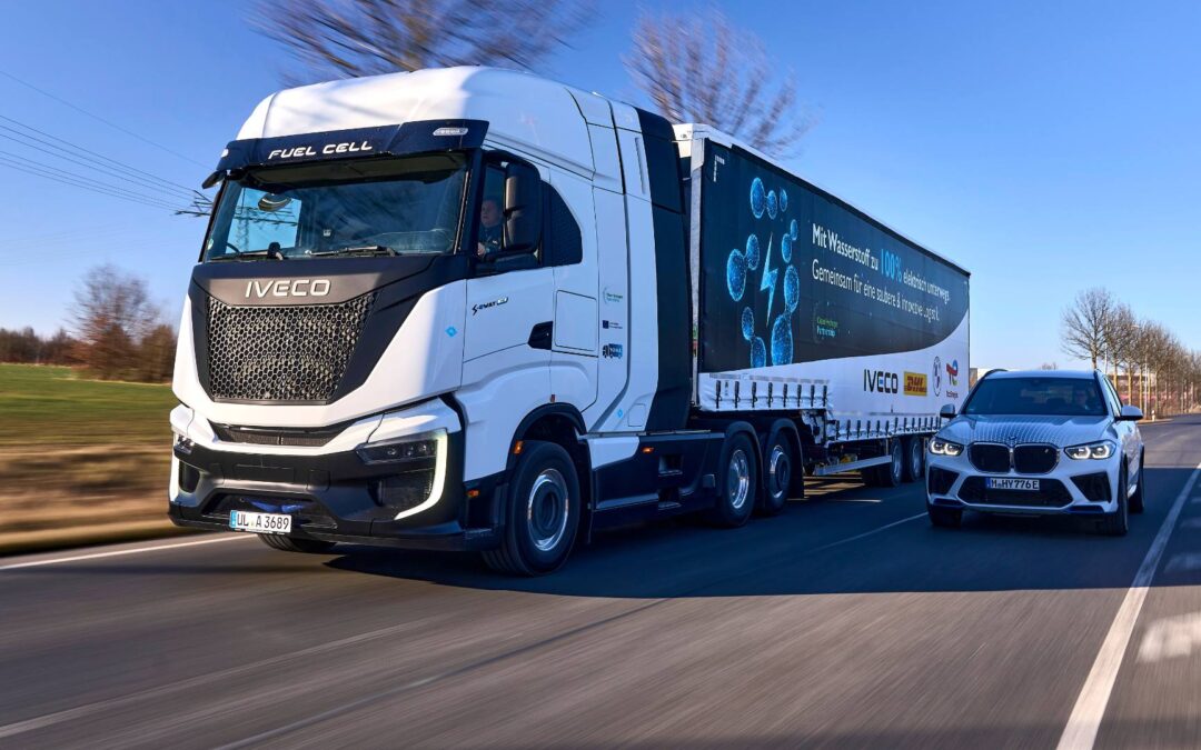 IVECO livre deux S-eWay Fuel Cell à BMW, les deux premiers véhicules du projet H2Haul consacré à l&rsquo;hydrogène