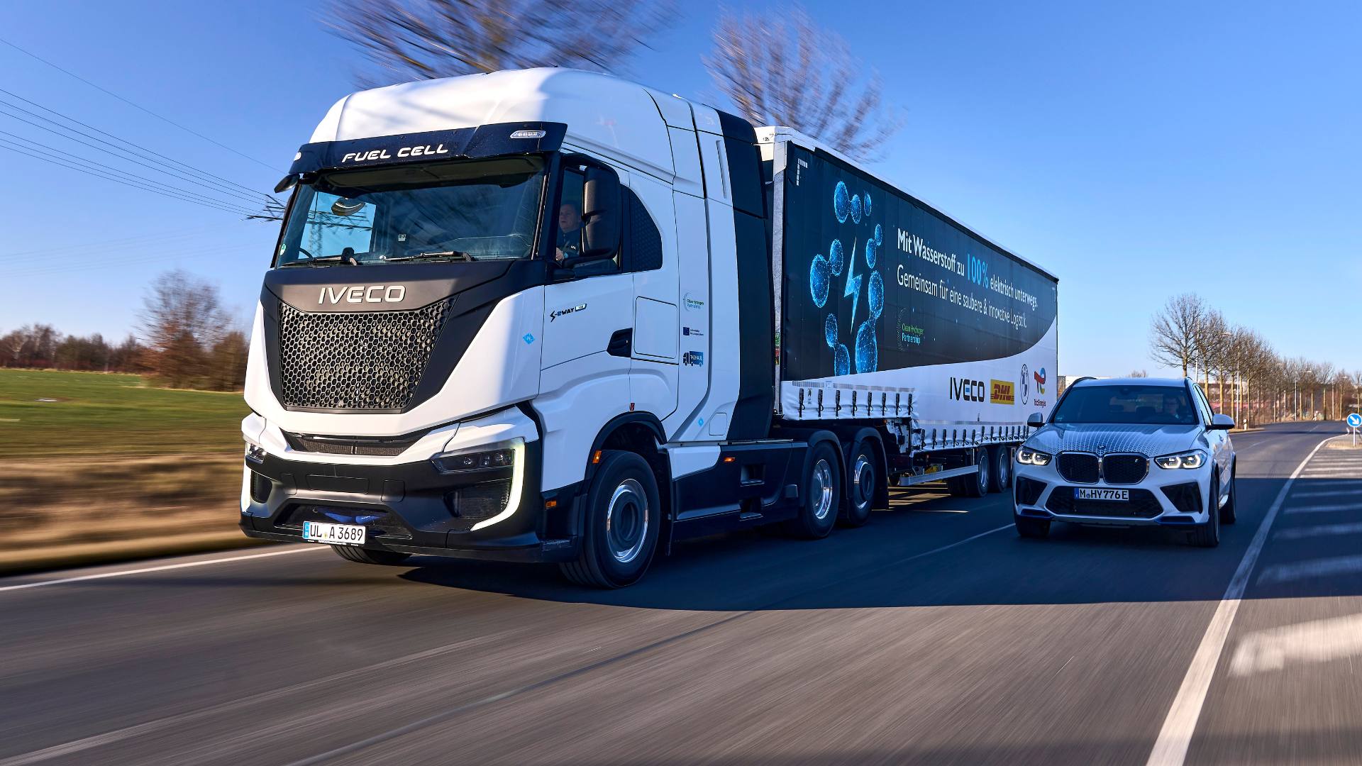 IVECO livre deux S-eWay Fuel Cell à BMW, les deux premiers véhicules du projet H2Haul consacré à l&rsquo;hydrogène