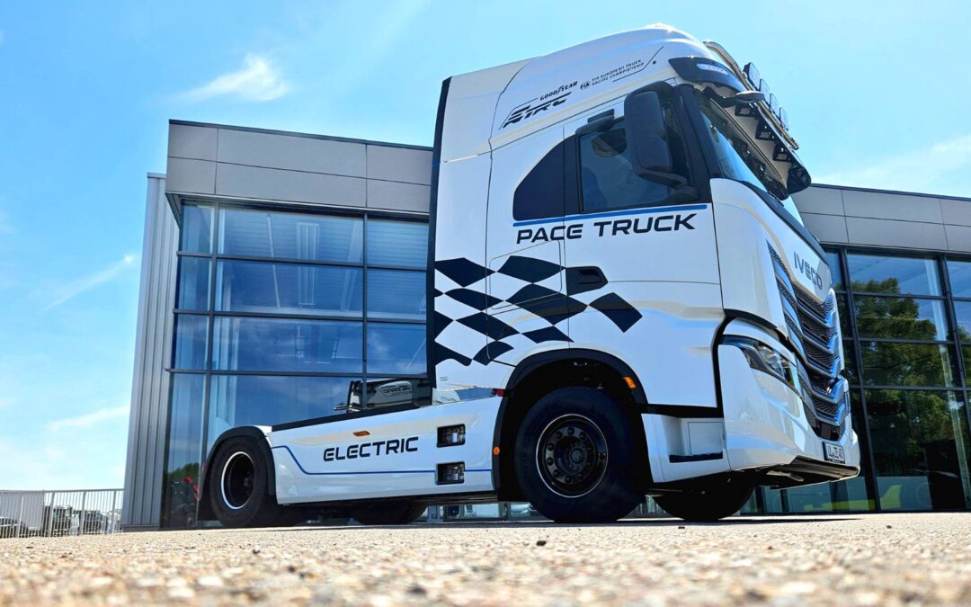 IVECO donne le ton en matière de course durable avec son ePace Truck 100 % électrique dans le cadre du championnat européen de courses de camions Goodyear FIA 2025