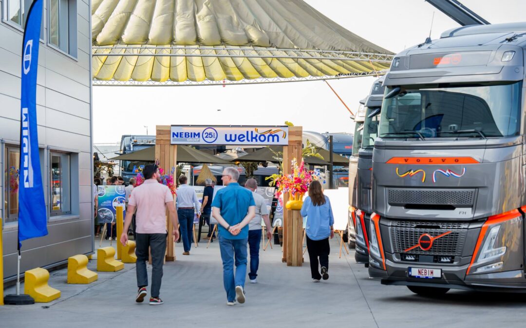 Nebim viert 25 jaar met Limited Edition truck én 10.000 euro voor goed doel!