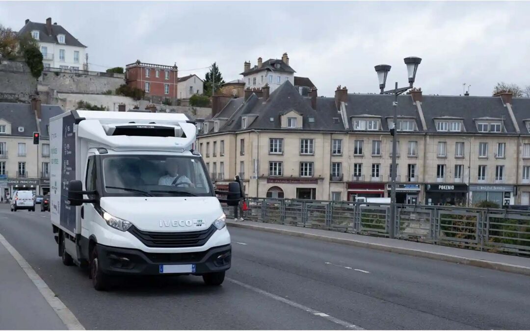 TELMA, IVECO et le groupe Petit Forestier unissent leurs forces autour du système de freinage à induction hybride: une innovation qui transforme la force de freinage en énergie utilisable.