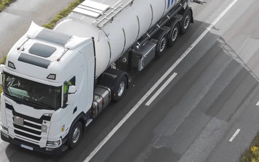 Hoge dieselprijzen maken zonnepanelen op vrachtwagens steeds interessanter