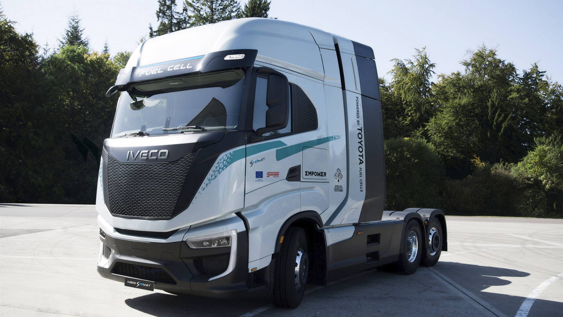 IVECO en Toyota bundelen hun krachten om de ontwikkeling van vrachtwagens van de volgende generatie op waterstof-brandstofcellen te versnellen via het door de EU gefinancierde EMPOWER-project.